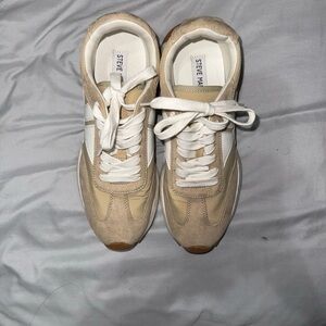 Steve Madden Neutral Beige & White Retro Lace-Up Sneakers